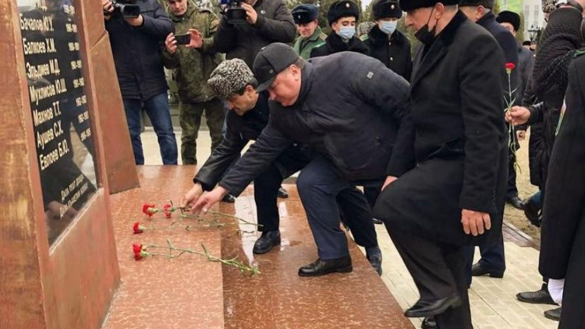 Возложение цветов