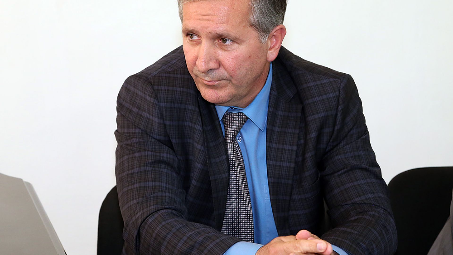 Исропил Латыров